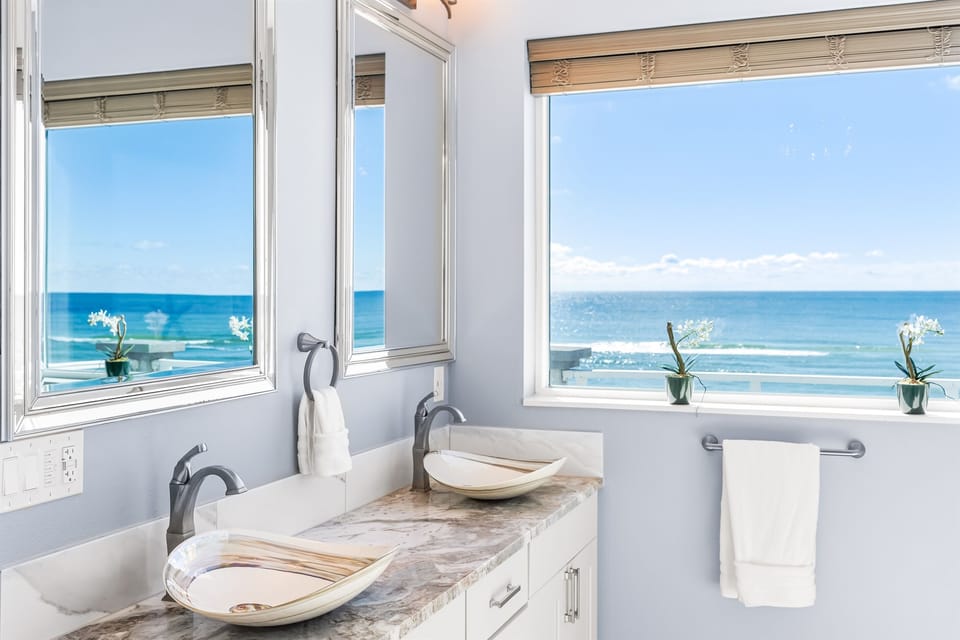 Master King Suite Bath | Third Floor