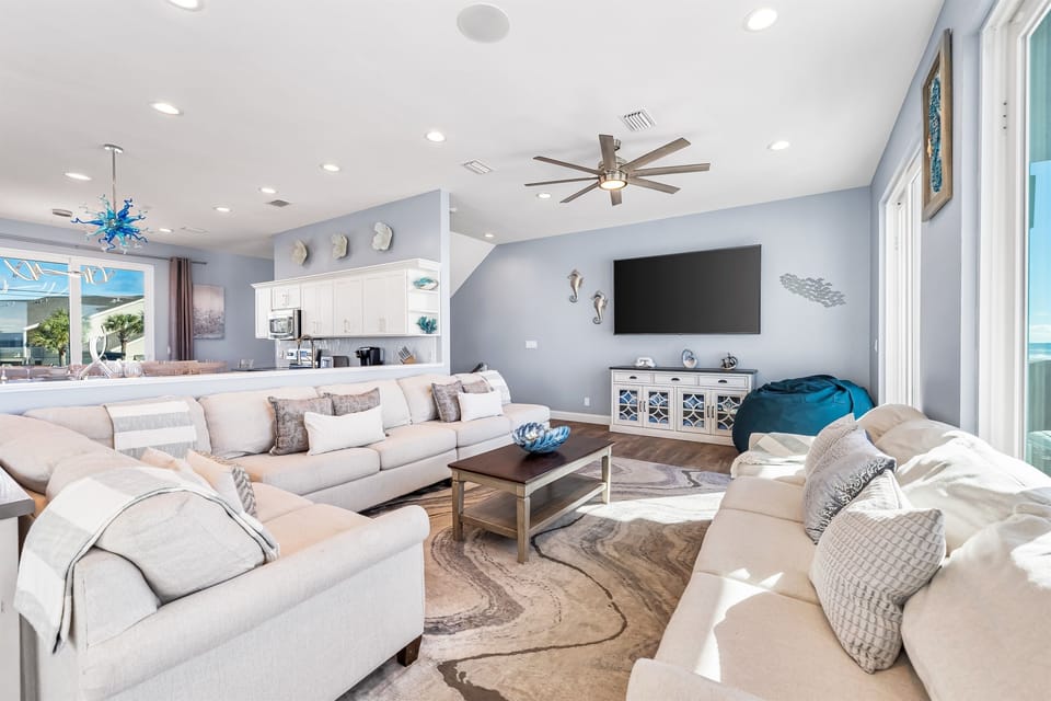 Living Room | 86" SMART TV | Wireless Surround Sound