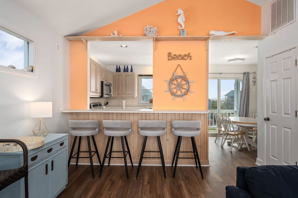 ML18: Sandy T'z | TL Kitchen Island Seating for 4