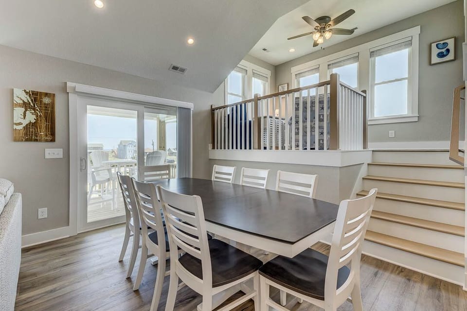 Top-Level Dining Room with Table (seats 8)