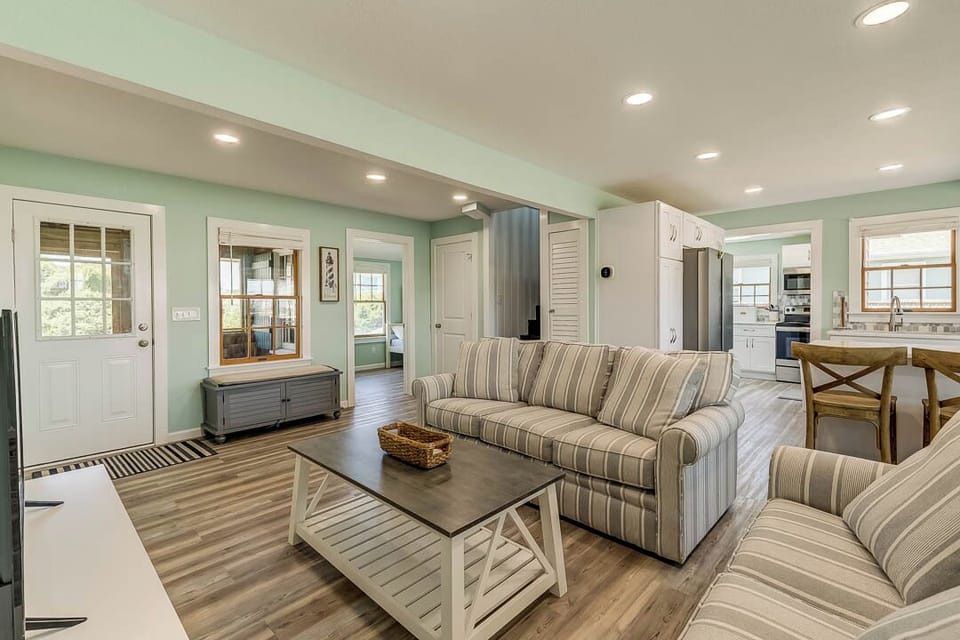 Mid-Level Living Area