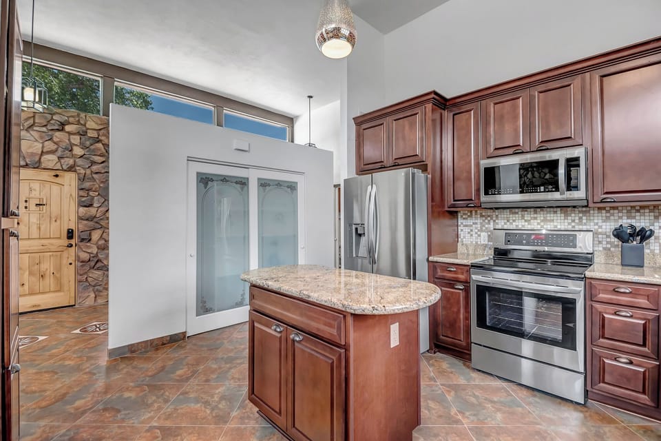 Fully Equipped Kitchen with Stainless Steel Appliances
