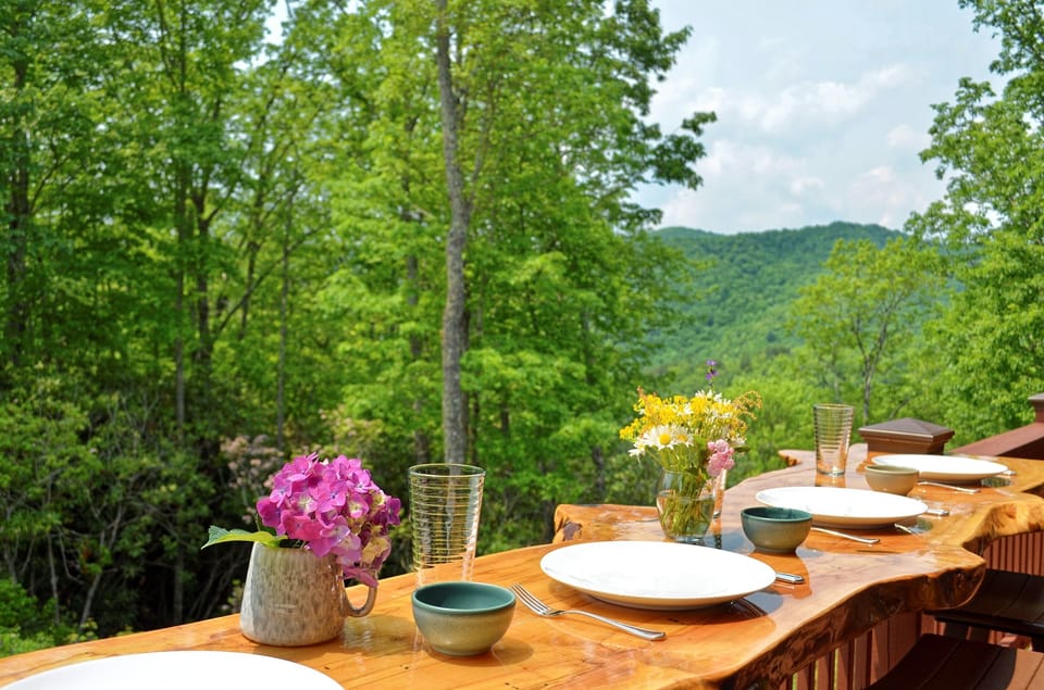 Meals on the outdoor bar are wonderful!