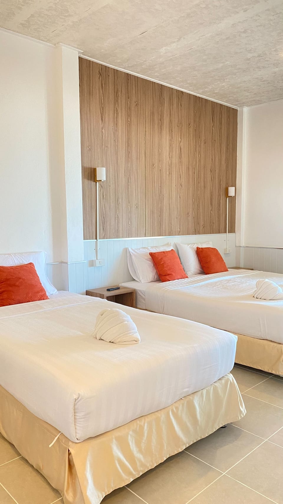 Family Triple Room, 2 Bedrooms, Non Smoking, Sea View | Desk, WiFi (free), bed sheets