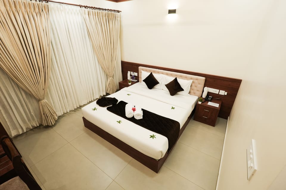 Deluxe Room | Premium bedding, soundproofing, bed sheets