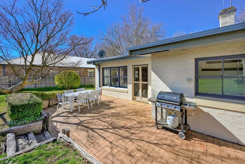 BBQ + Outdoor Entertaining Area