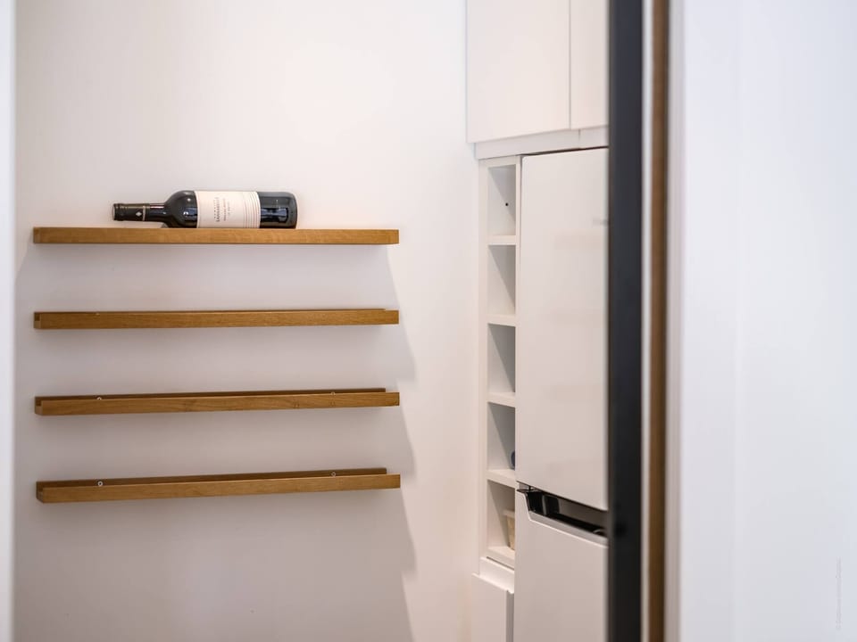 Fully equipped kitchen - Dishwasher - Nespresso coffee machine + filter - Electric kettle - Induction hob - Household linen provided.