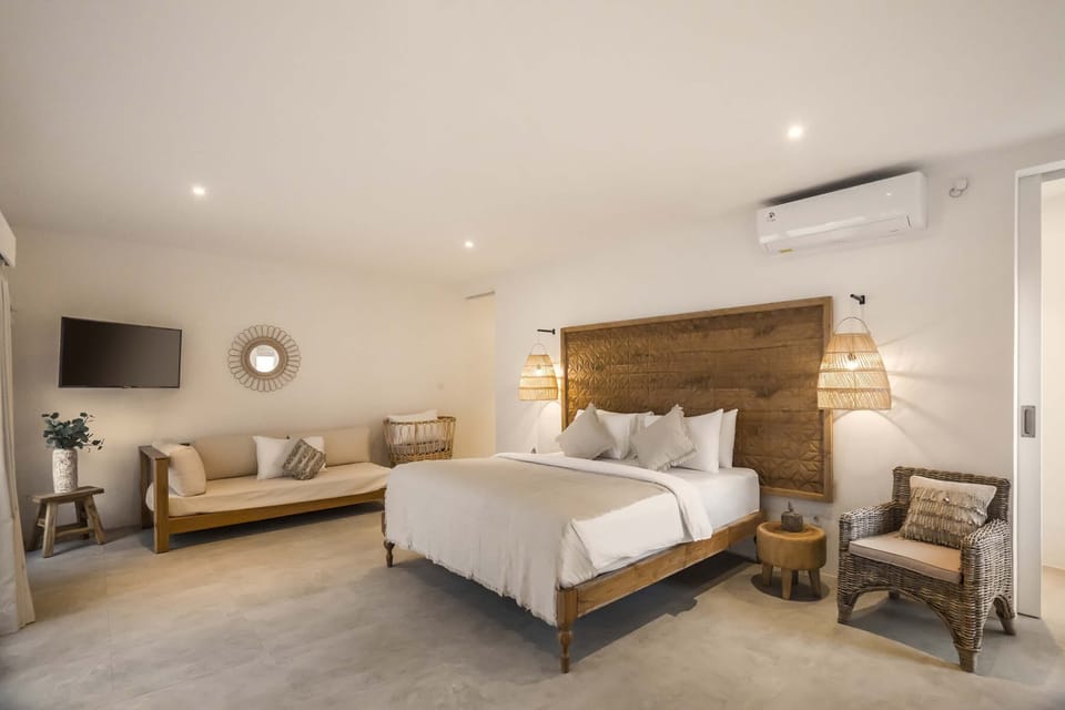 Deluxe Villa, 5 Bedrooms, Private Pool, Pool View | 5 bedrooms, premium bedding, in-room safe, desk