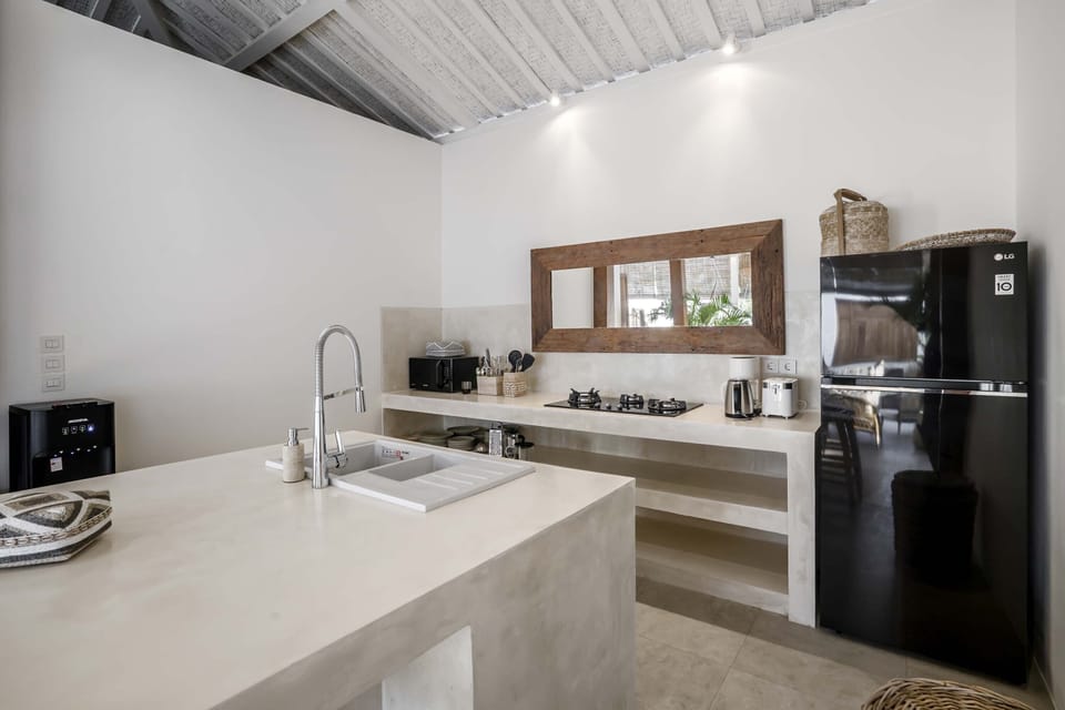 Deluxe Villa, 5 Bedrooms, Private Pool, Pool View | Private kitchen | Fridge, microwave, stovetop, electric kettle