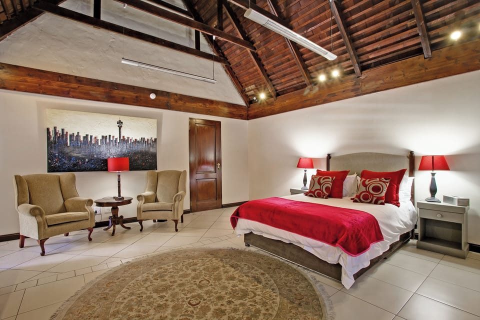 Family Room, 1 King Bed, Non Smoking, Courtyard View | 1 bedroom, Egyptian cotton sheets, premium bedding, free WiFi