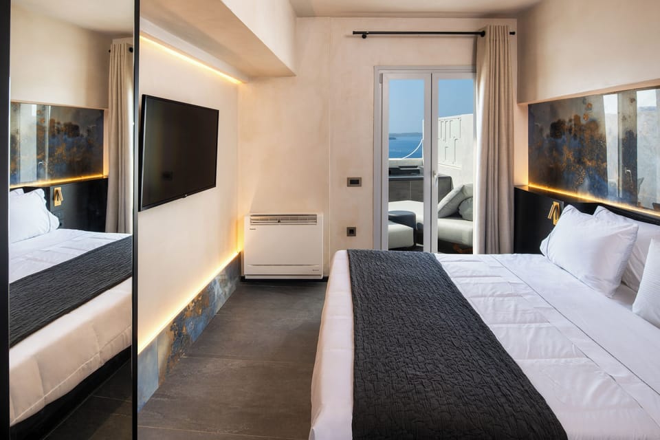 Junior Suite, Outdoor Tub, Sea View | 1 bedroom, soundproofing, WiFi (free), bed sheets