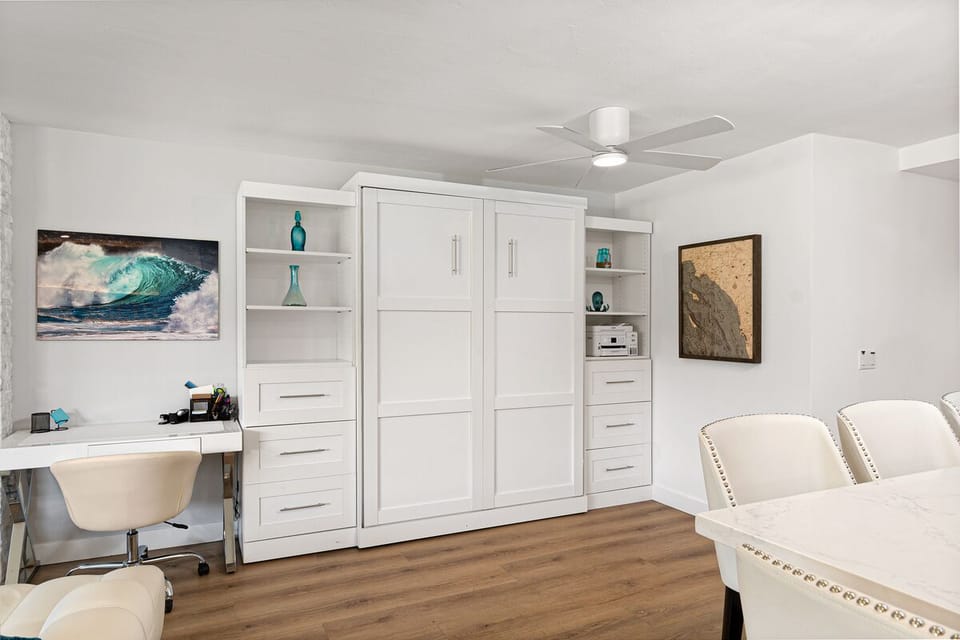 Luxury Carlsbad rental - Discreetly hidden Murphy bed