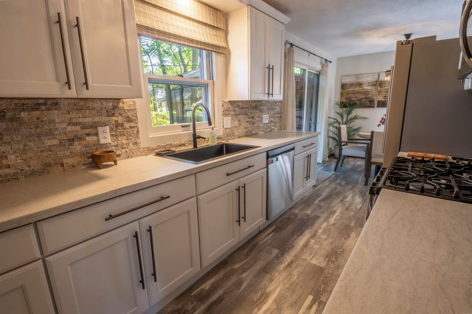 Main Level | Kitchen | Dining