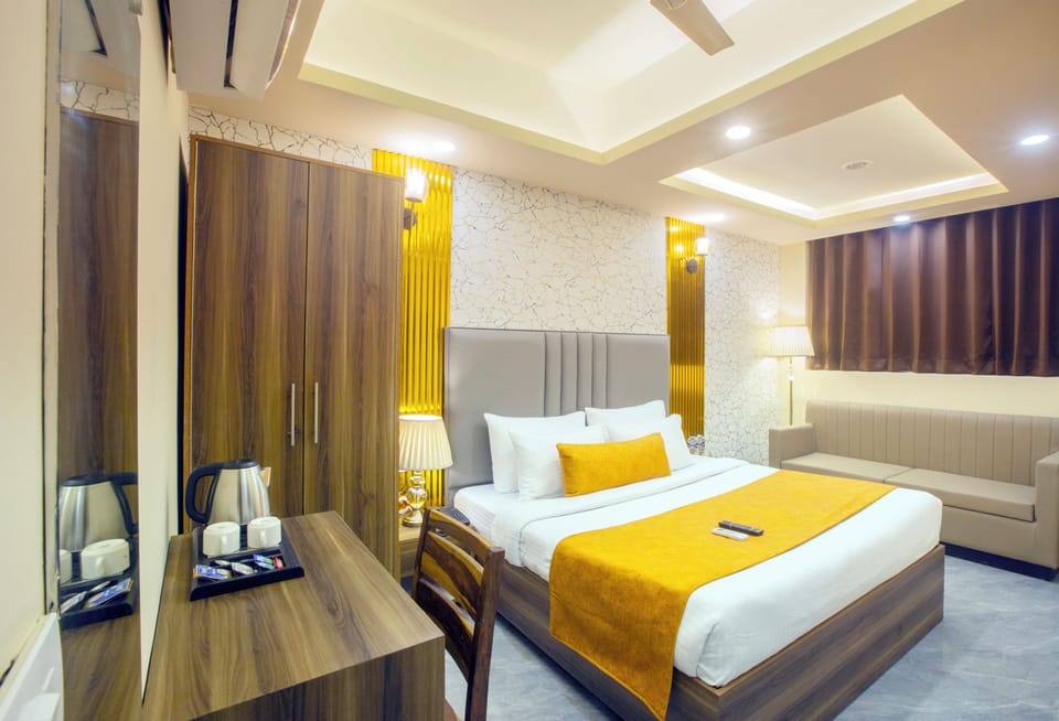Deluxe Room | Premium bedding, soundproofing, bed sheets