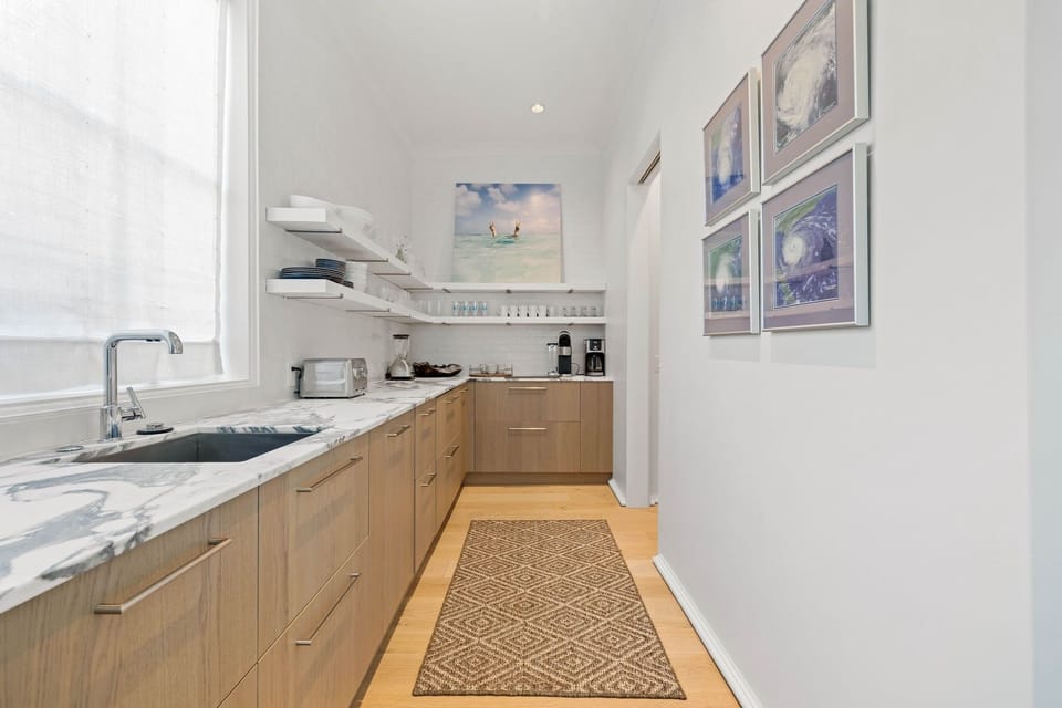 House, 5 Bedrooms | Private kitchen | Coffee/tea maker, fridge, oven, toaster