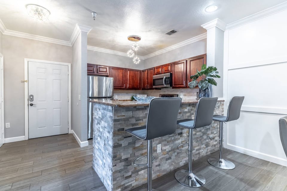 Condo (1301 Flamingo Cove at Tuscana) | Exterior