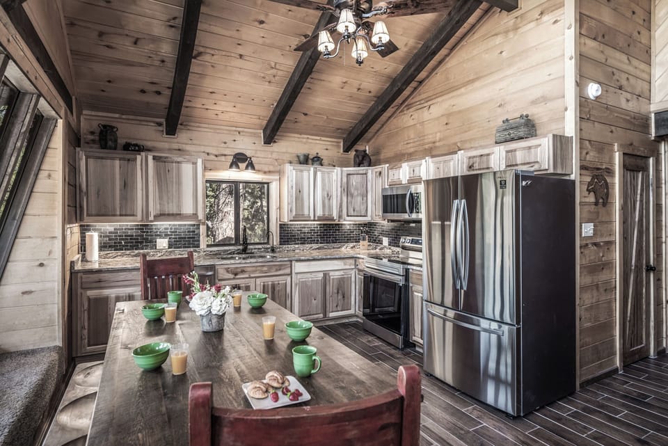 Kitchen/Dining Area