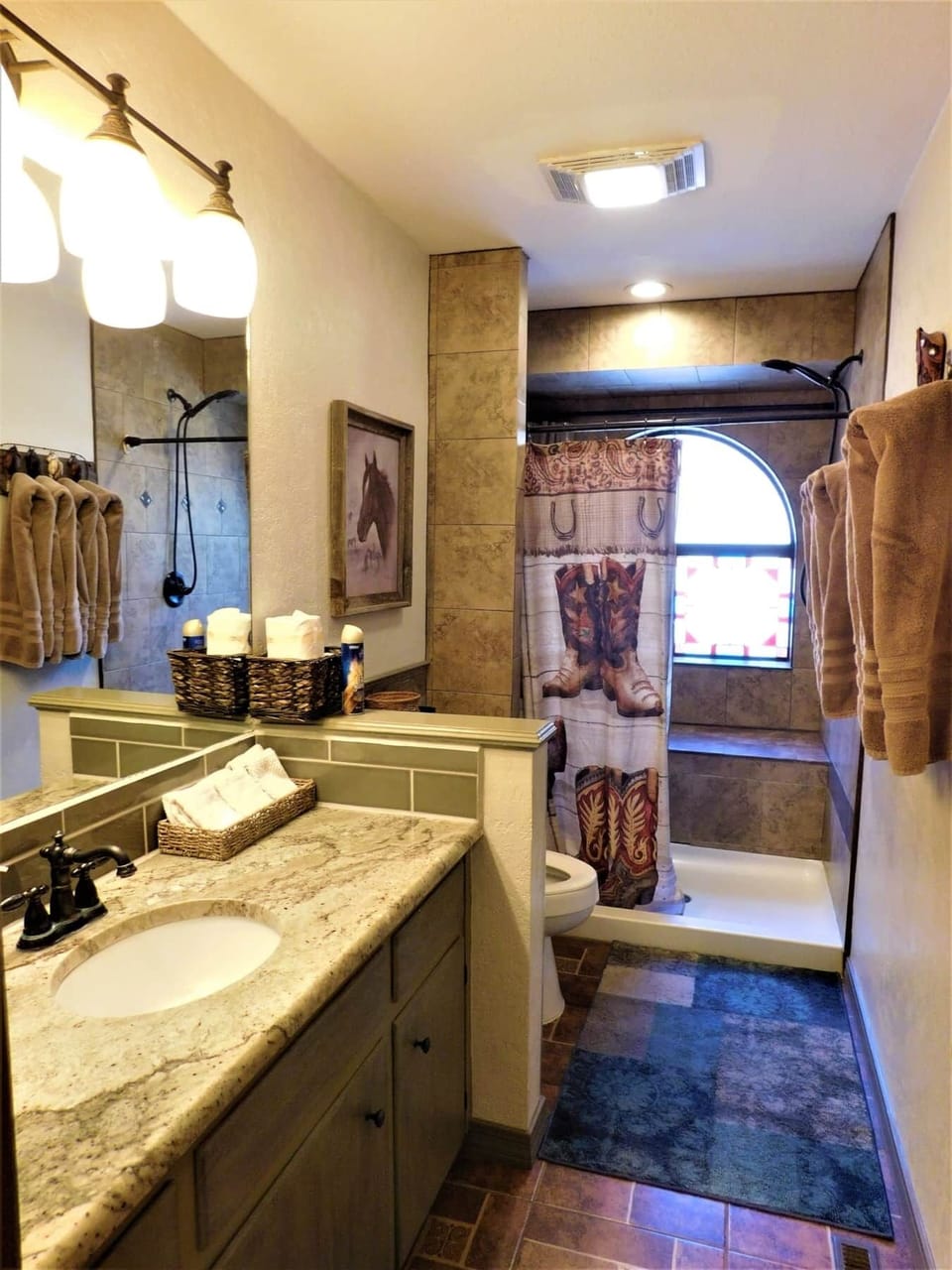 Hallway Full Bathroom