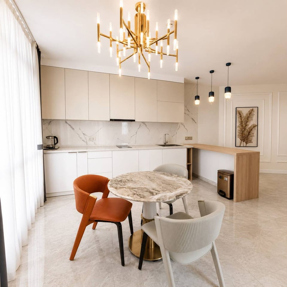 Comfort Apartment | Shared kitchen | Mini-fridge, microwave (on request), oven, stovetop