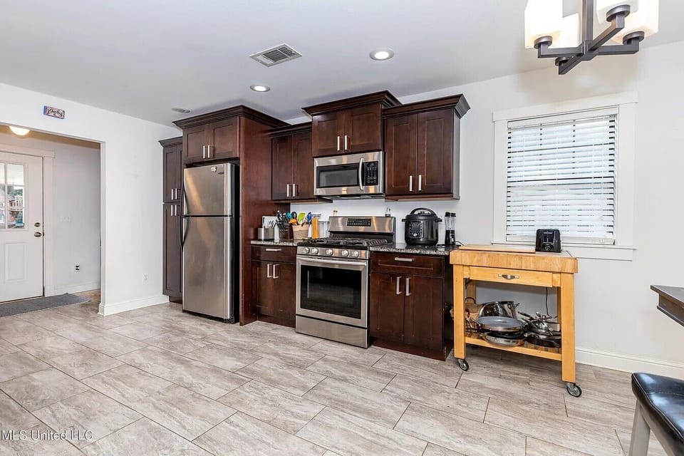 Kitchen Gas Stove & Microwave