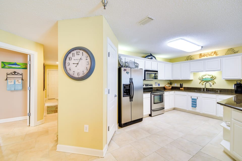 Kitchen | Crockpot | Dishwasher | Keurig Coffee Maker