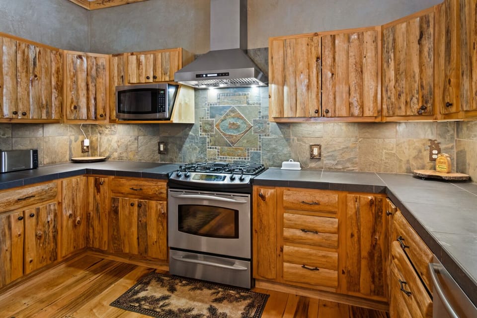 KITCHEN:  Beautiful kitchen with all stainless steel appliances!