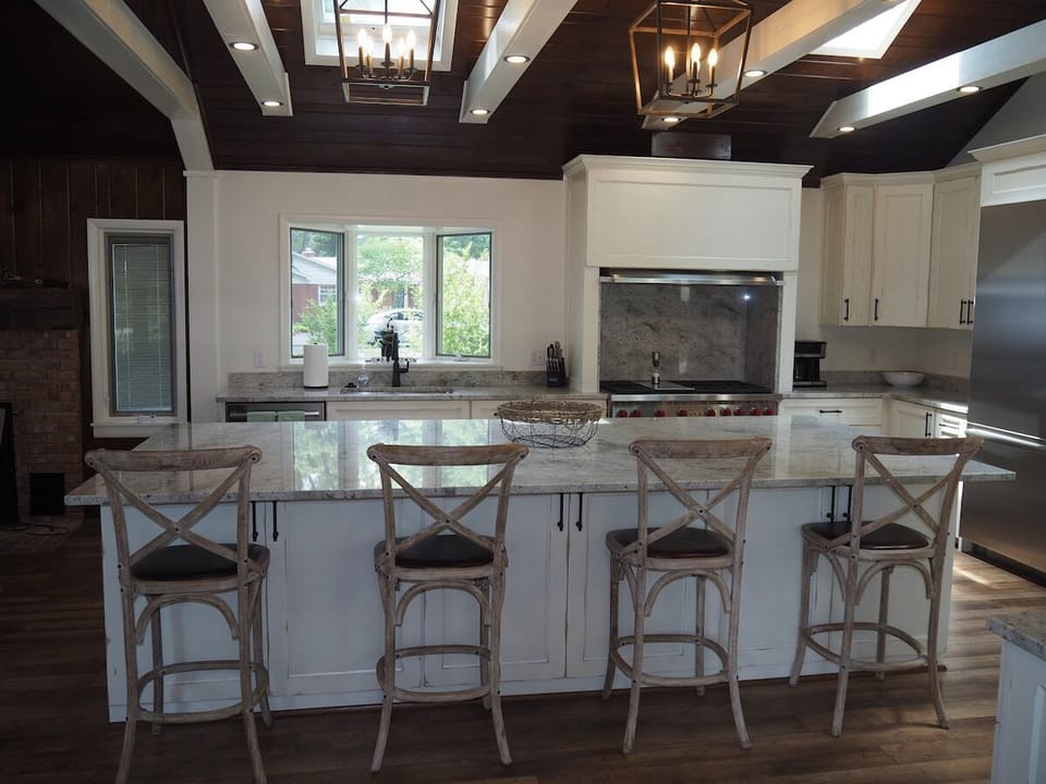 KITCHEN:  The huge kitchen island