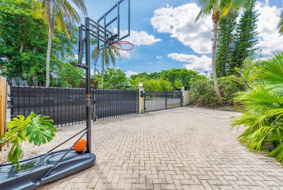 Sport court