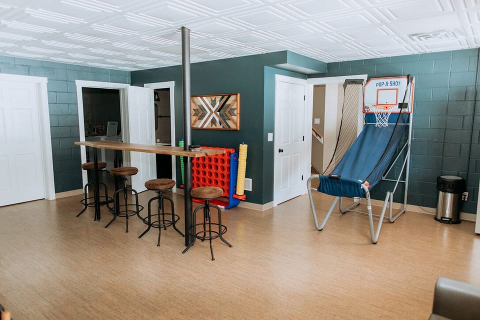 Game room in the Main Cabin.