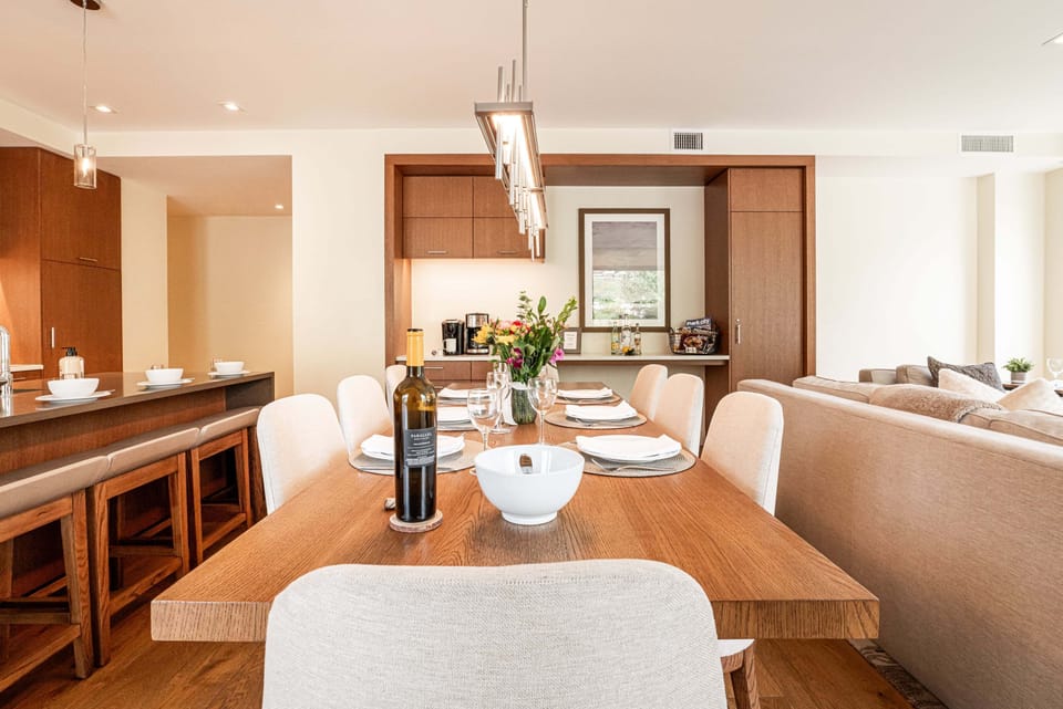 Dining area and coffee bar