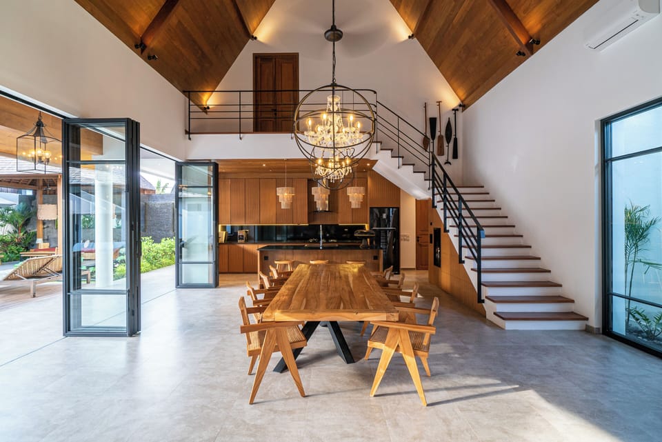 Deluxe Villa, 4 Bedrooms, Balcony, Pool View | Dining room