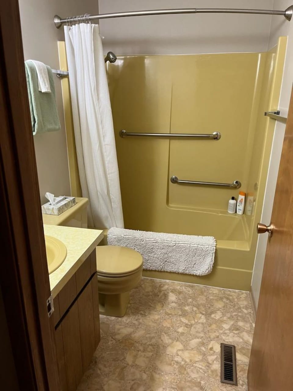 Downstairs full Bathroom