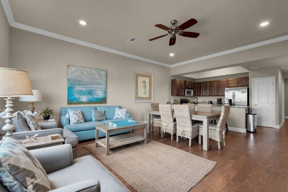 Living/Dining Room | Queen Sleeper Sofa
