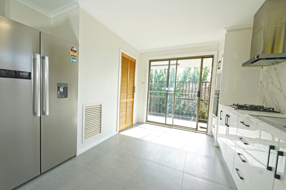 Family House | Private kitchen | Full-size fridge, microwave, oven, dishwasher