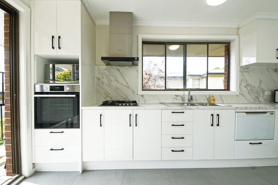 Family House | Private kitchen | Full-size fridge, microwave, oven, dishwasher