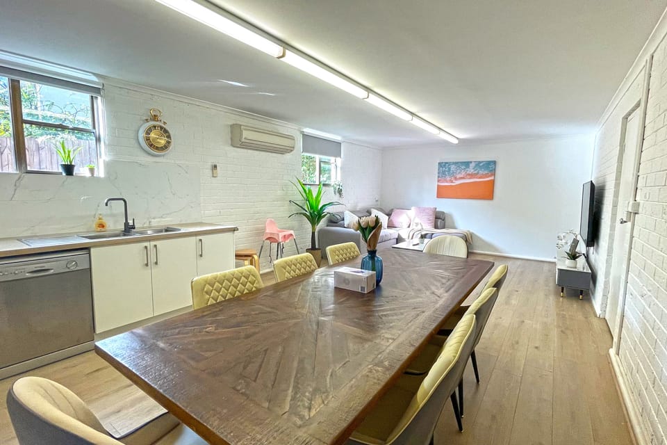 Family House | In-room dining