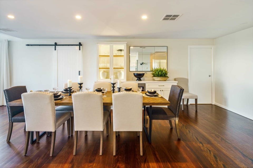 There is also a separate wine and cocktail bar adjacent to the kitchen.