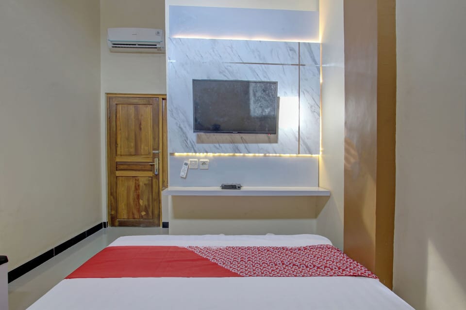 Deluxe Double Room | Laptop workspace, free WiFi, bed sheets