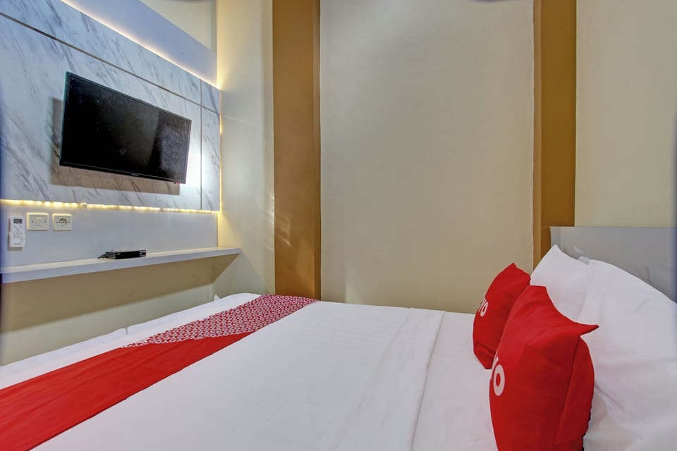 Deluxe Double Room | Laptop workspace, free WiFi, bed sheets