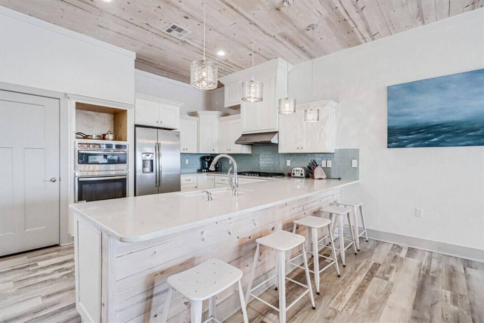 Modern Kitchen with Breakfast Bar Seating