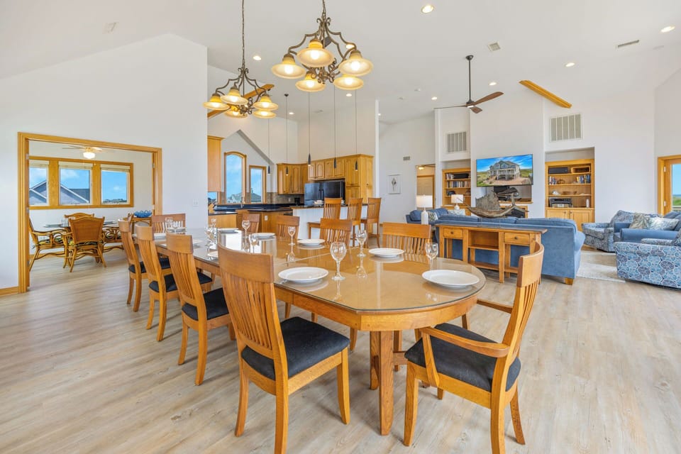 Surf or Sound Realty - 1150 - God's Promise - Dining Area -2