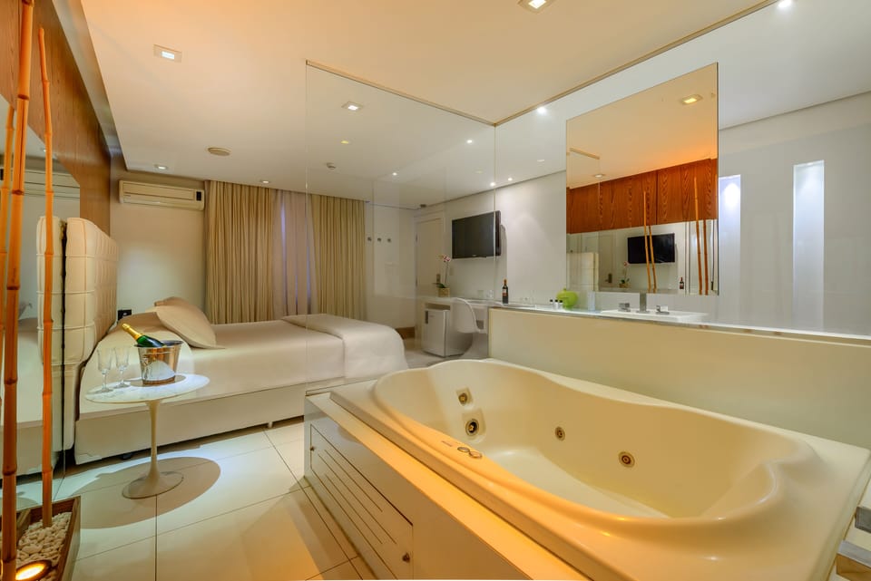 Luxury Double Room, 1 King Bed | Jetted tub