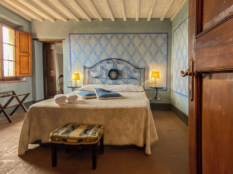Triple Room | Hypo-allergenic bedding, down comforters, individually decorated