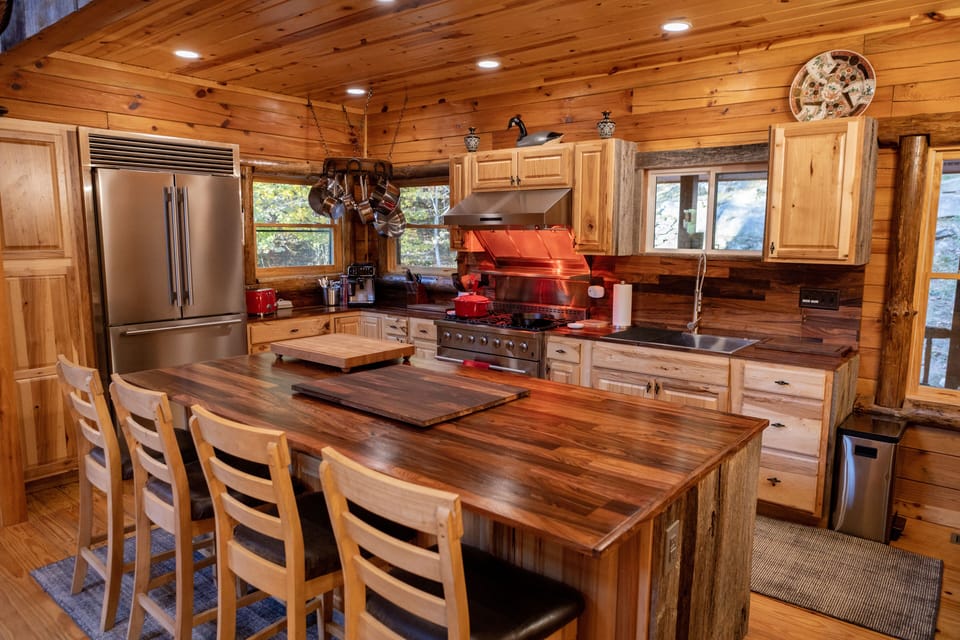 #1-Pigeon River Manor Kitchen Island Seating 