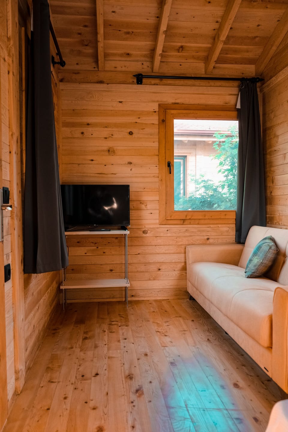 Economy Bungalow, Non Smoking, Garden View | 1 bedroom, desk, laptop workspace