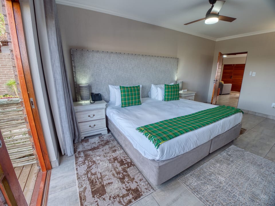Family Apartment | Premium bedding, memory foam beds, desk, laptop workspace