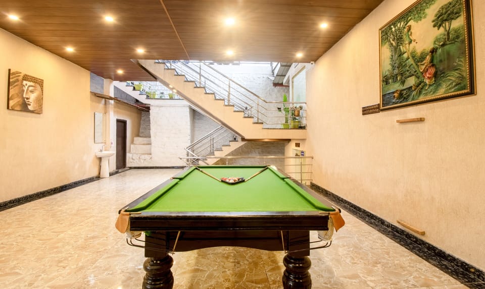Treebo Premium Queen Of Hills 900 M From Mall Road Hotel in Uttarakhand