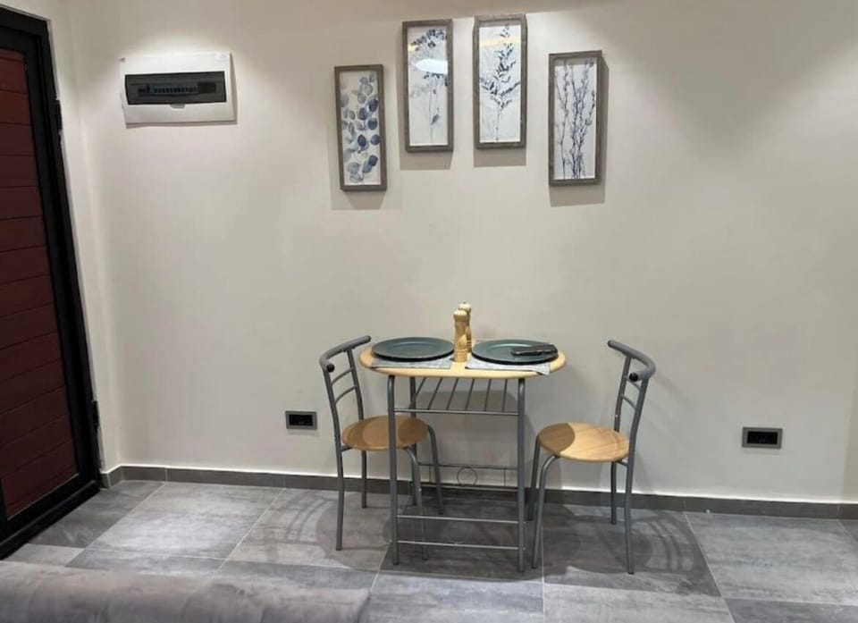 Luxury Apartment | In-room dining