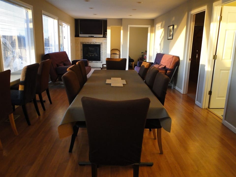 Seating for 8 with extra chairs and folding tables for larger groups   2nd floor