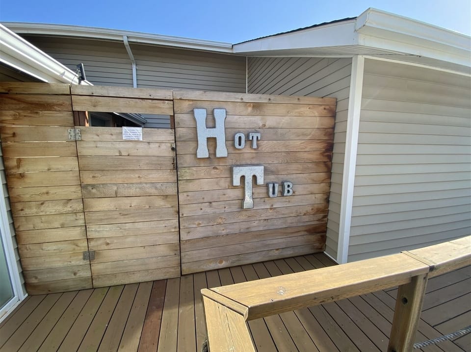 The hot tub is shared with all 4 cottages. Your privacy time is posted